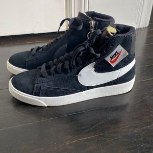 Nike mid blazer high top. Like new!!